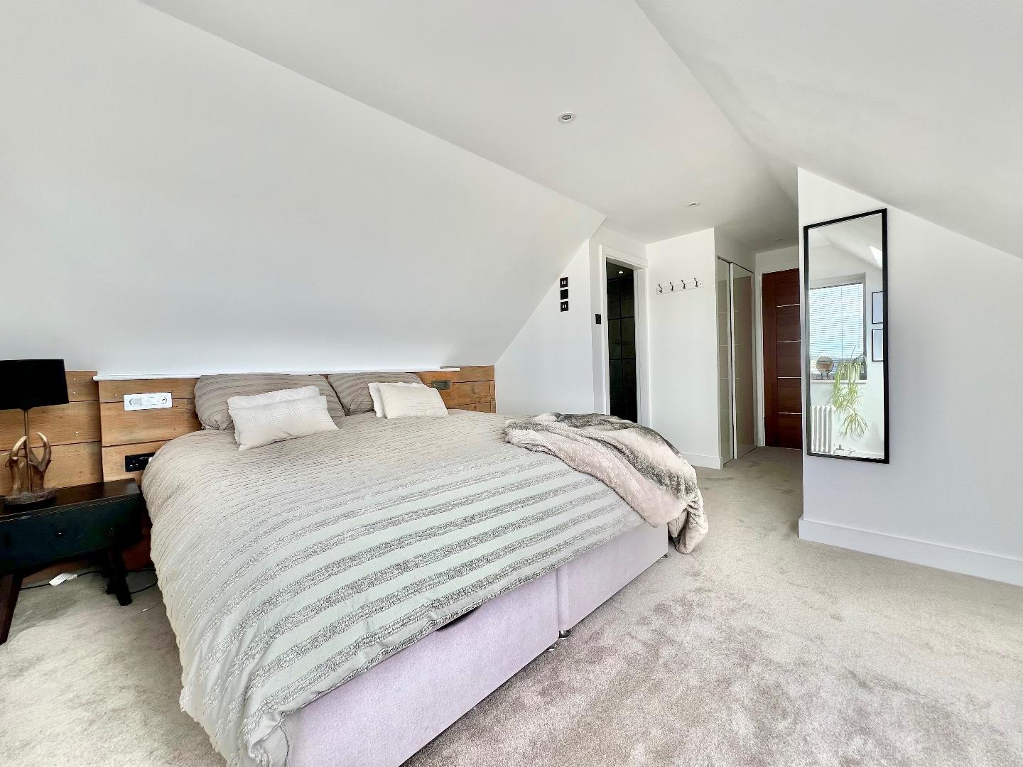 Seaview Drive, Ogmore-By-Sea, Vale of Glamorgan, CF32 0PB